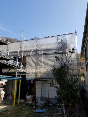 足場工事ネット貼り