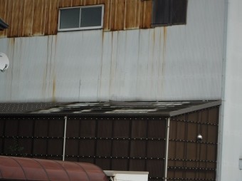 倉庫ポリカ屋根飛散