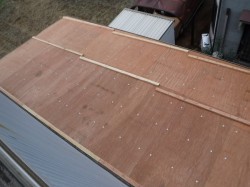 ポリカ屋根台風被害