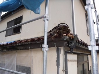 鬼瓦傾き