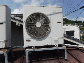 エアコン室外機