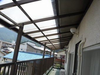 ポリカ波板