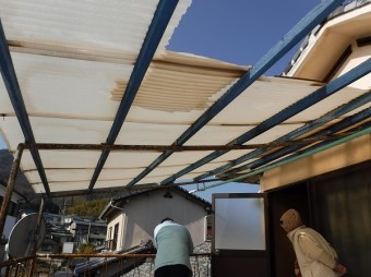 ベランダ屋根ポリカ劣化