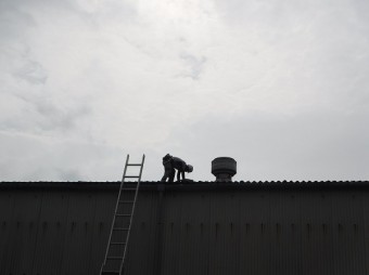 呉市工場倉庫大波スレート雨漏り修理工事
