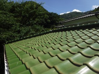 2階瓦屋根