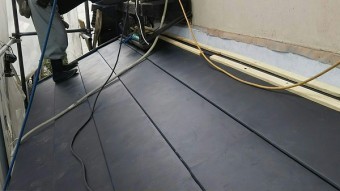下屋根本体工事