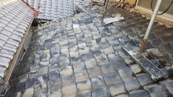 1階屋根瓦屋根