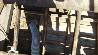 屋根裏掃除