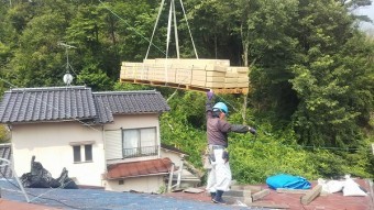 レッカー車荷揚げ