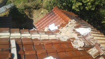 呉市雨漏り修理隅棟解体