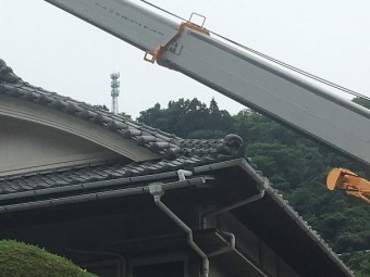 アームが当たりそう