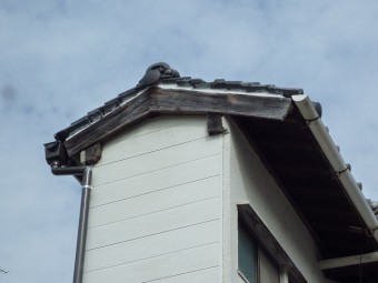 袖瓦下しっくい詰め完成