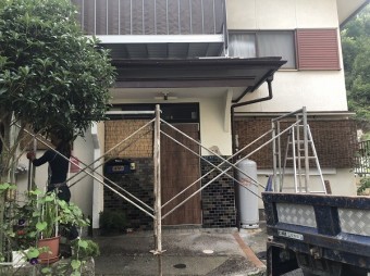 玄関前足場工事