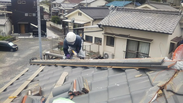 海田町屋根リフォーム棟瓦取り直し工事