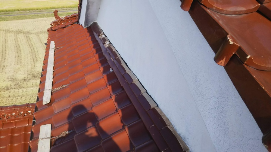 東広島市　瓦ズレの屋根リフォーム工事。しっくいは10年単位で点検！