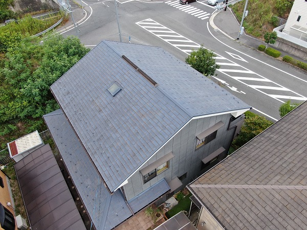 東広島市　ヒビ割れ化粧スレート屋根　無料点検　屋根調査