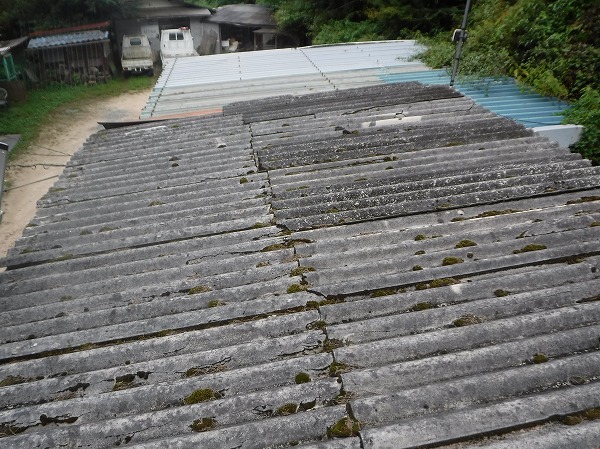 広島市安佐北区　店舗食堂屋根の大波スレート増し貼り工事がスタート