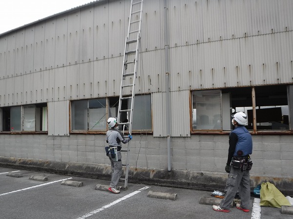 呉市　工場倉庫大波スレートの屋根修理で雨漏り不安もなくなりました