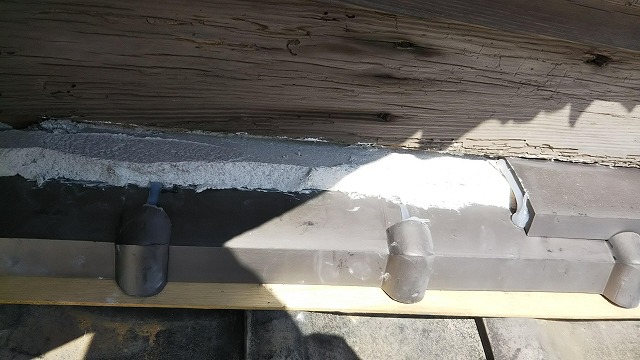 屋根瓦修理