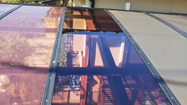 呉市　カーポート屋根　ポリカ平板　貼り替え工事