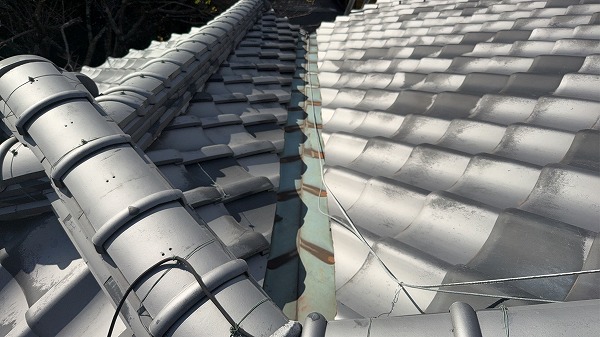 東広島市　2階雨漏り瓦屋根谷板板金腐食