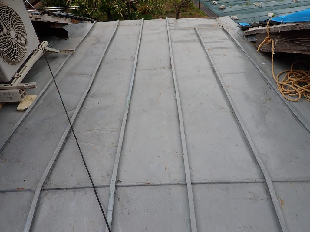 経年劣化した板金屋根