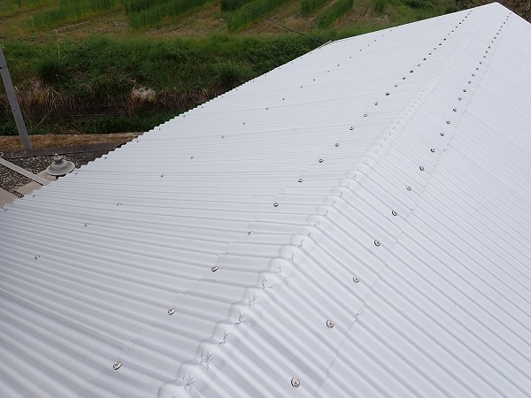 東広島市　納屋　鉄板大波　完成