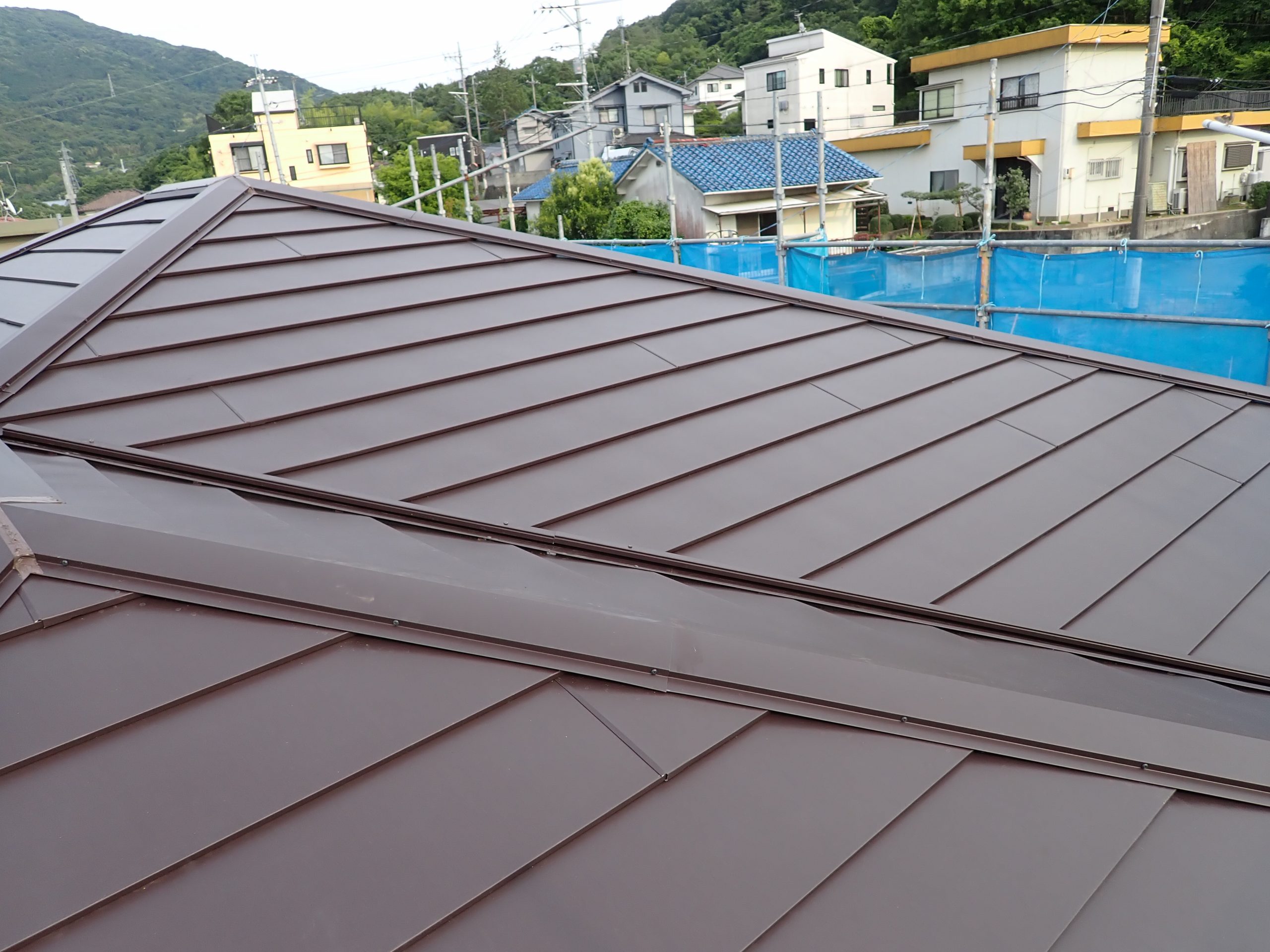 東広島市　葺き替え工事　横暖ルーフ