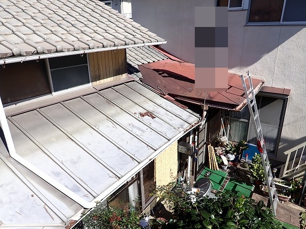 東広島市　倒木被害　瓦棒屋根葺き替え工事